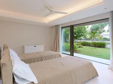 5 Bedroom Villa