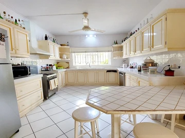 4 Bedroom Villa