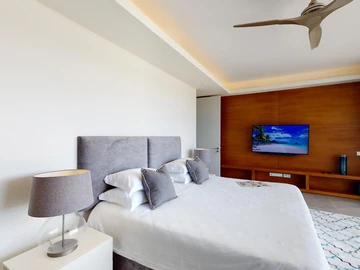 5 Bedroom Villa