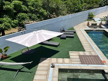 10 Bedroom House