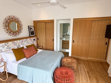 5 Bedroom Villa