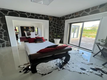 5 Bedroom Villa