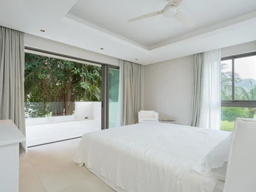 5 Bedroom Villa