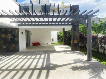 8 Bedroom House