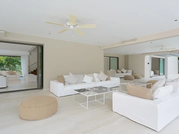 5 Bedroom Villa