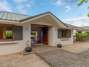 4 Bedroom Villa