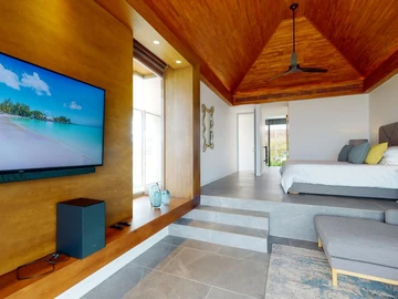 5 Bedroom Villa