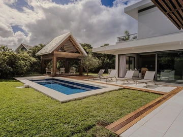 4 Bedroom Villa