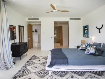 5 Bedroom Villa