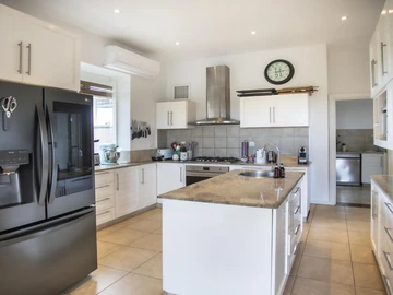 4 Bedroom Villa