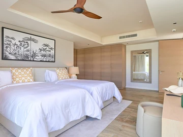 6 Bedroom Villa
