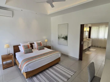 5 Bedroom Villa