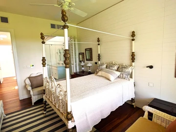 5 Bedroom Villa