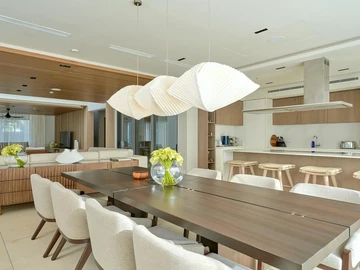 6 Bedroom Villa