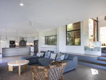 5 Bedroom Villa