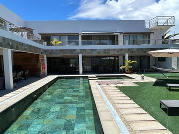 10 Bedroom House