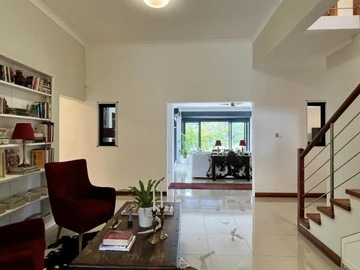5 Bedroom Villa