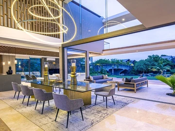 5 Bedroom Villa