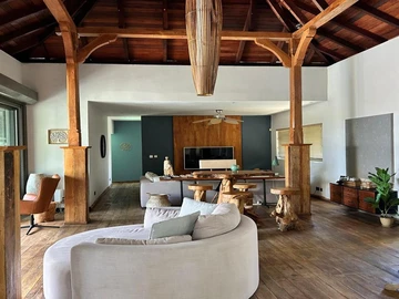 4 Bedroom Villa