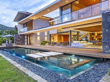5 Bedroom Villa
