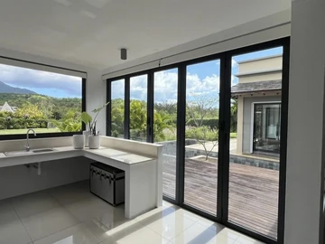5 Bedroom Villa