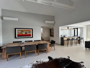 4 Bedroom Villa