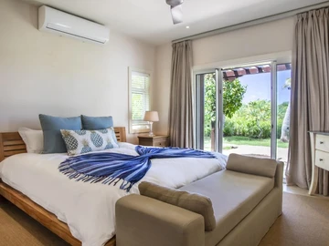 5 Bedroom Villa