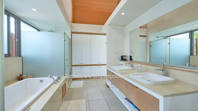 Villa Bluewave