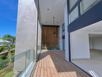 4 Bedroom Apartment
