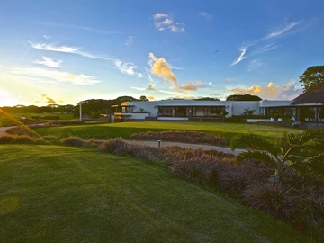 5 Bedroom Villa