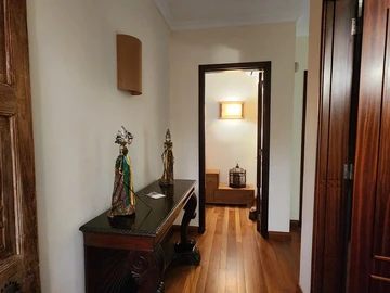 5 Bedroom Villa