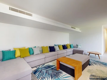 5 Bedroom Villa