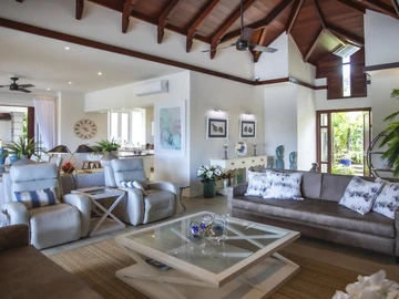 4 Bedroom Villa