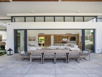 5 Bedroom Villa