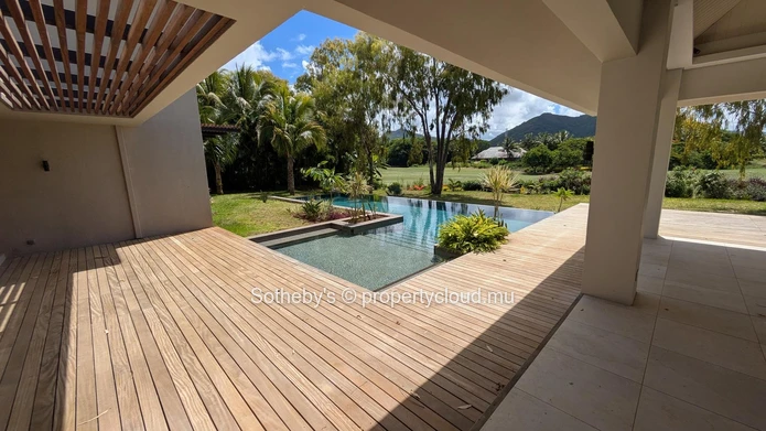 Villa Birdie, Anahita
