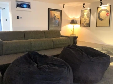 5 Bedroom Villa