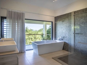 5 Bedroom Villa