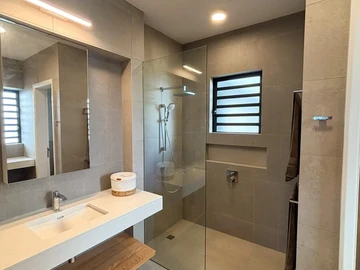 4 Bedroom Apartment