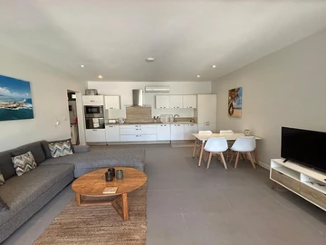 10 Bedroom House