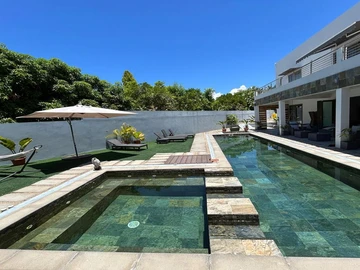 10 Bedroom House
