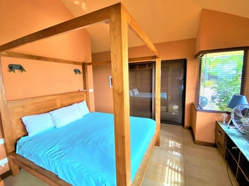 4 Bedroom Villa