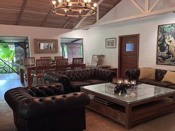 6 Bedroom Villa