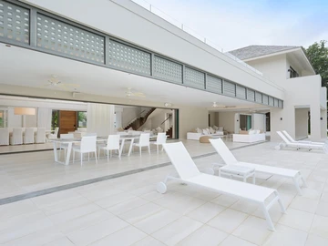5 Bedroom Villa