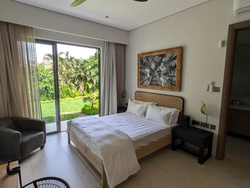 5 Bedroom Villa