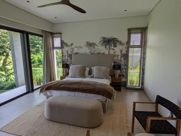 5 Bedroom Villa