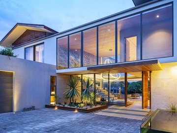 5 Bedroom Villa