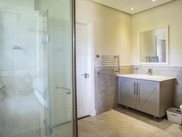 5 Bedroom Villa