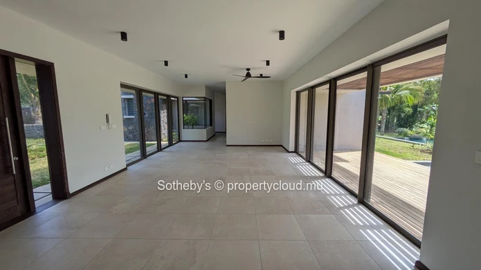 Villa Birdie, Anahita
