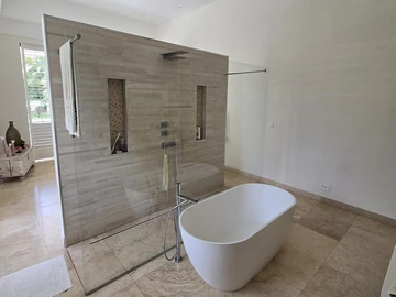 5 Bedroom Villa