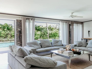 6 Bedroom Villa